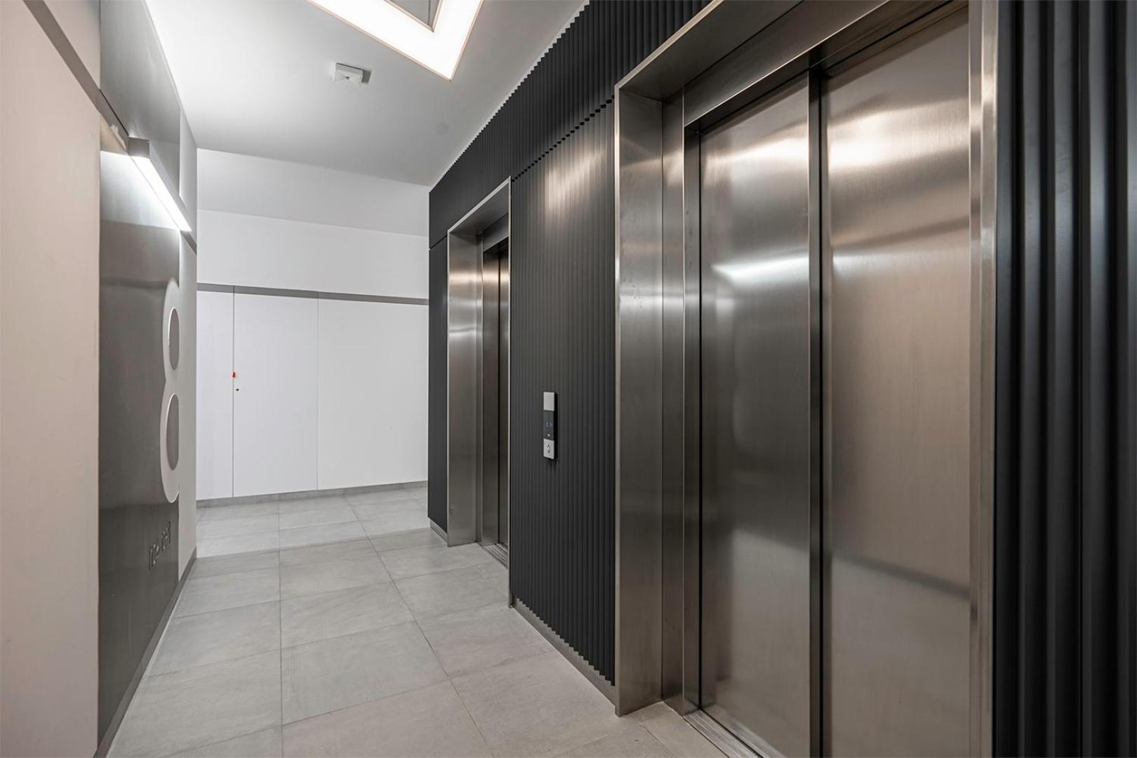 8th Floor Downtown N2 - Parking, View, Balcony - By Rentujemy Appartement